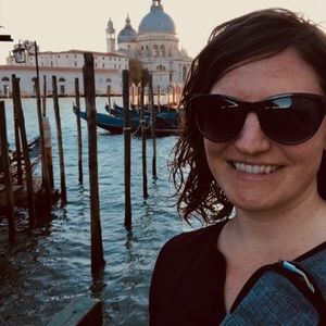 Meet your Posher, Candice